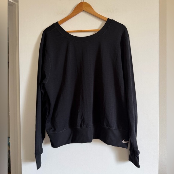 Nike Sweaters - Nike Black Therma-Fit Running Crewneck Scoop Back Sweatshirt size XXL EUC